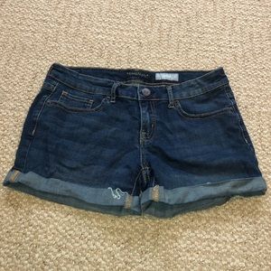Brand New: Women’s size 6 Aeropostale MIDI jean shorts